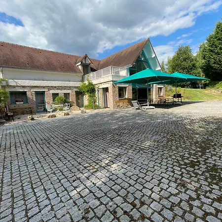 Aux Hirondelles Du Chêne, Maison Ecureuil Casa de Férias *
