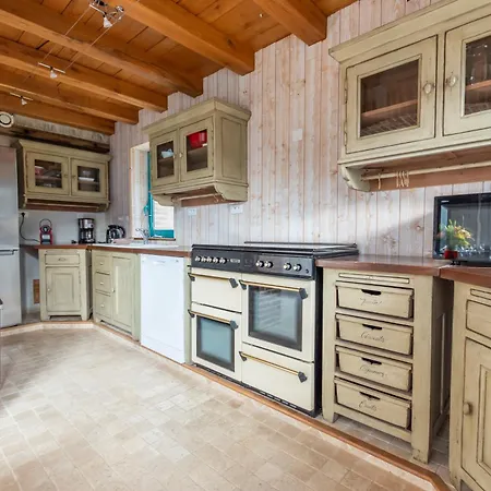 Aux Hirondelles Du Chêne, Maison Ecureuil Casa de Férias