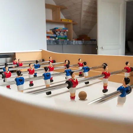 Aux Hirondelles Du Chêne, Maison Ecureuil