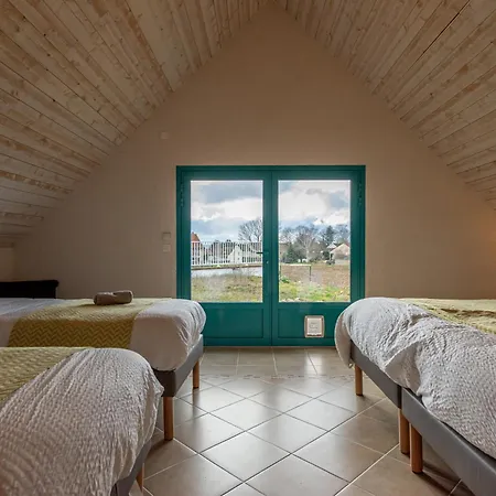 Aux Hirondelles Du Chêne, Maison Ecureuil Casa de Férias *