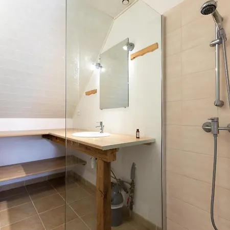 Aux Hirondelles Du Chêne, Maison Ecureuil